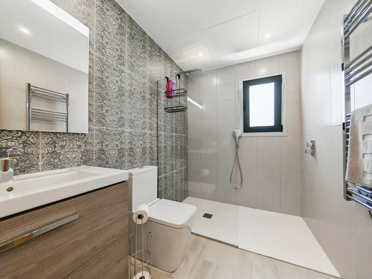 e0bc85a9-4a0a-42f8-88ae-6898473cc815