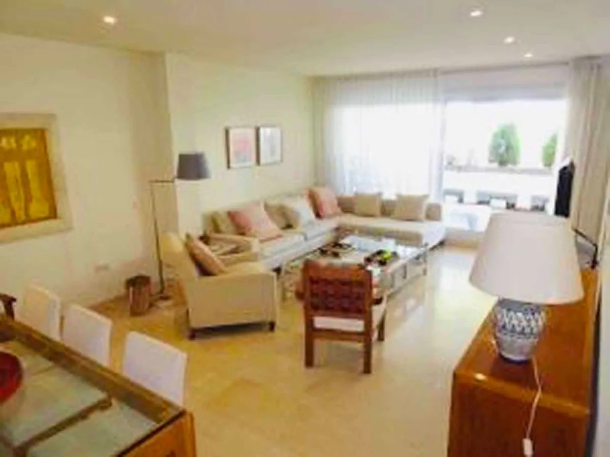 376c3d75-fc42-49c3-8af7-872009163cde