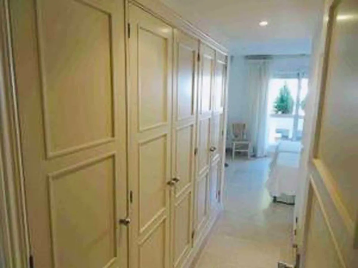 ee93f78c-1c4e-4a6f-b58a-80397dae095d