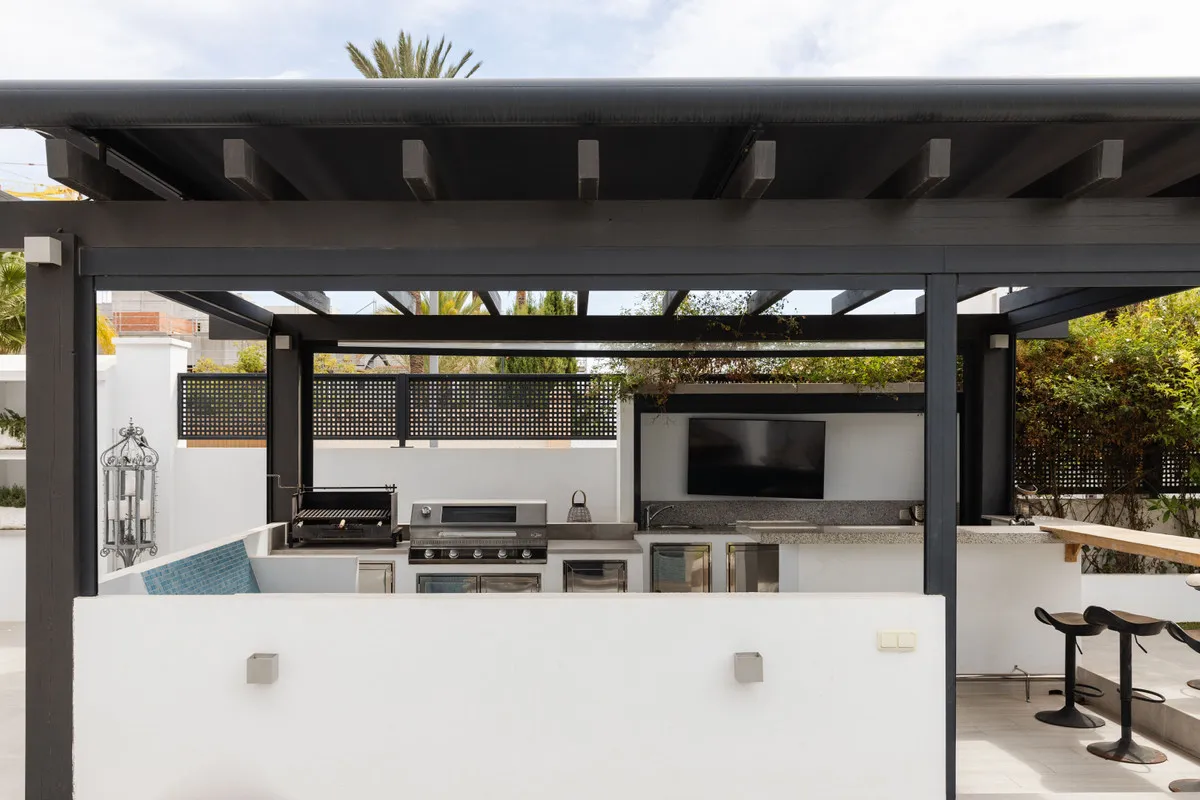 e44d08a1-9ef9-41d8-adb8-598ad76d4206