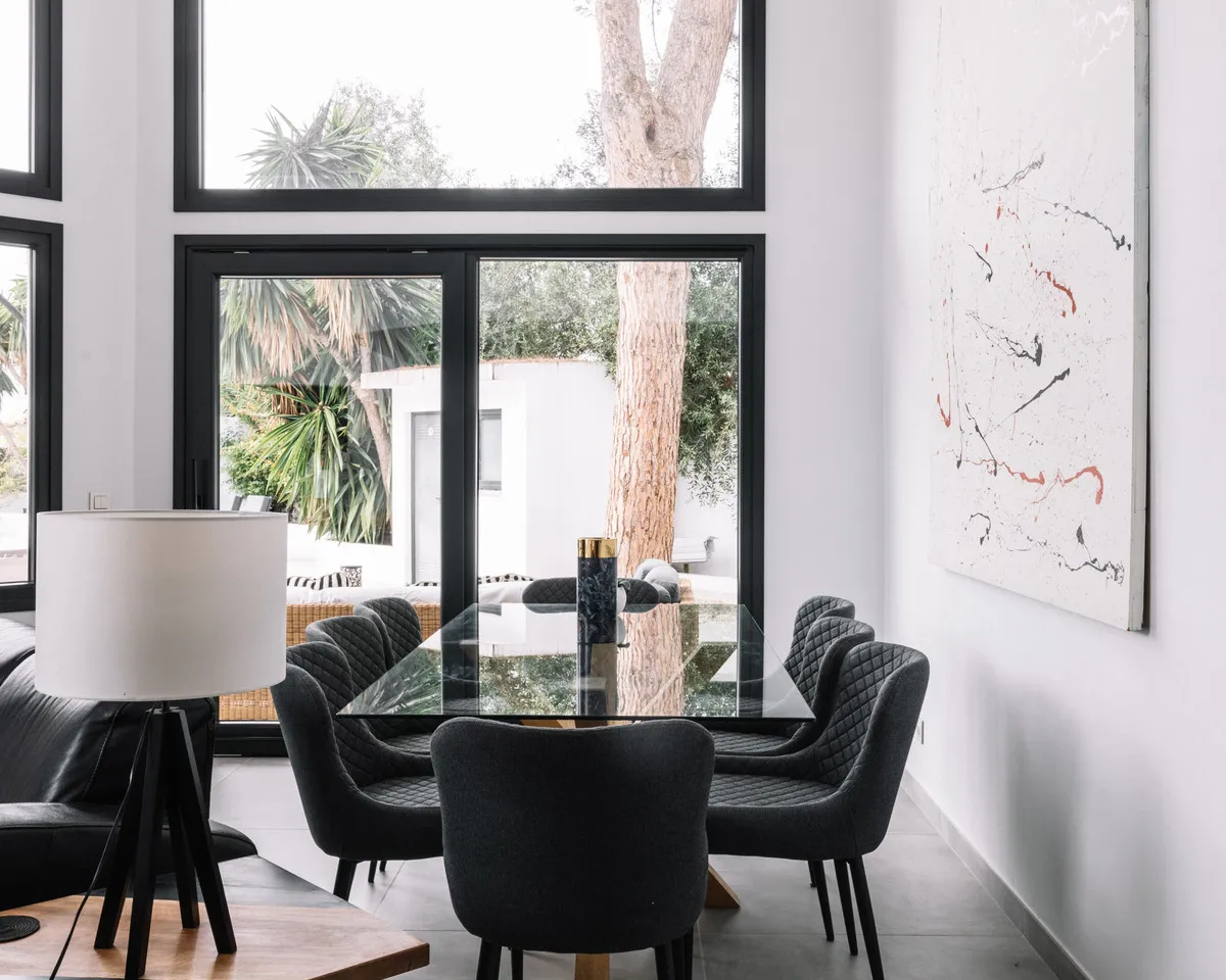 ea05efa1-9c3d-4611-a875-f304bd9dd483