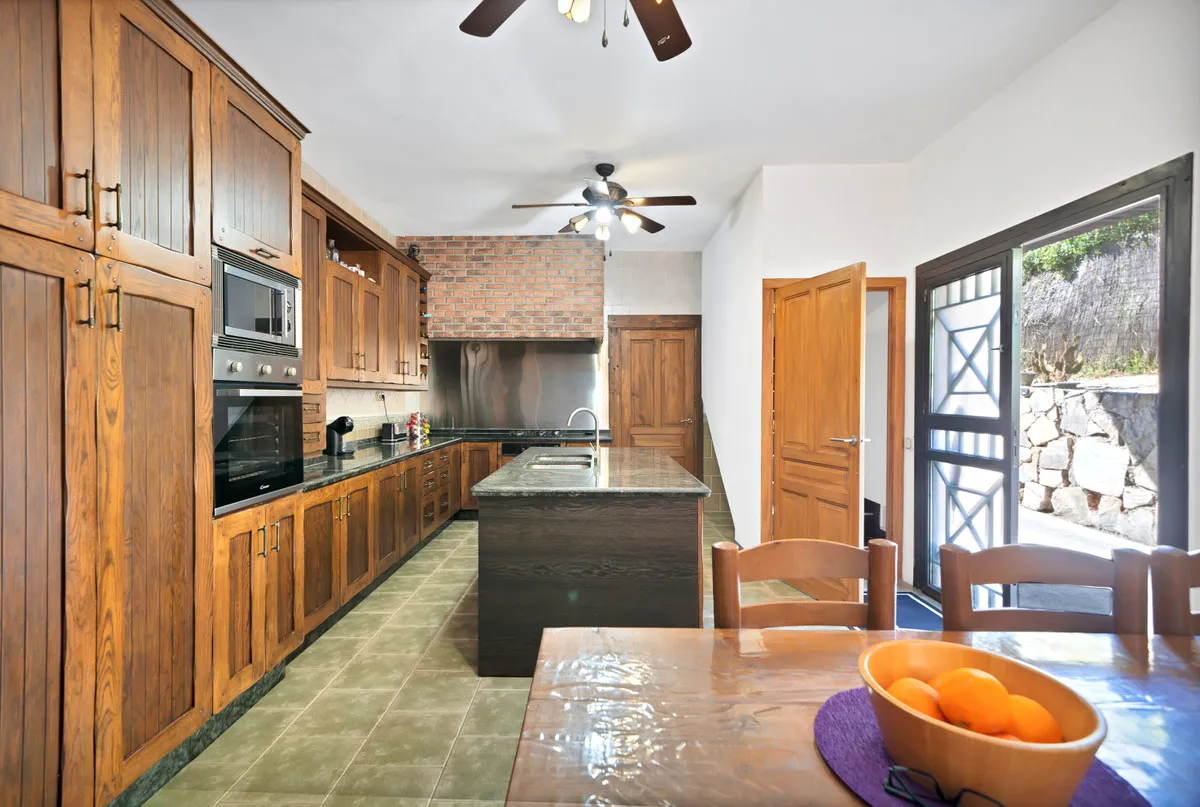 017144bf-5f59-4e09-a5cd-72beb599e58a