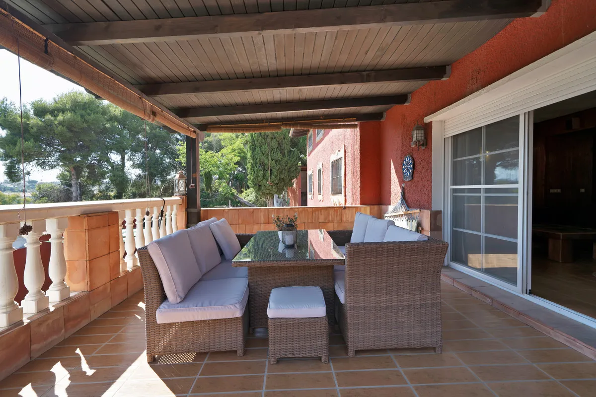 c6f49b00-5c42-49df-bf18-35712c6ed238