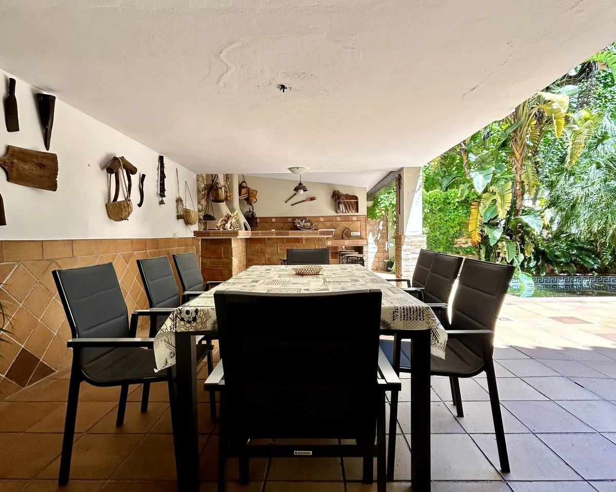 7140dd00-52e7-42ef-984a-e450e701782a