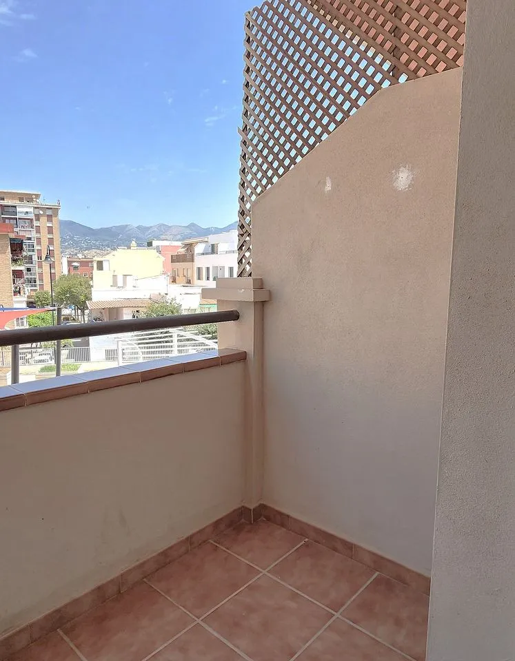 8a187093-5409-4026-8b7d-807d860933eb