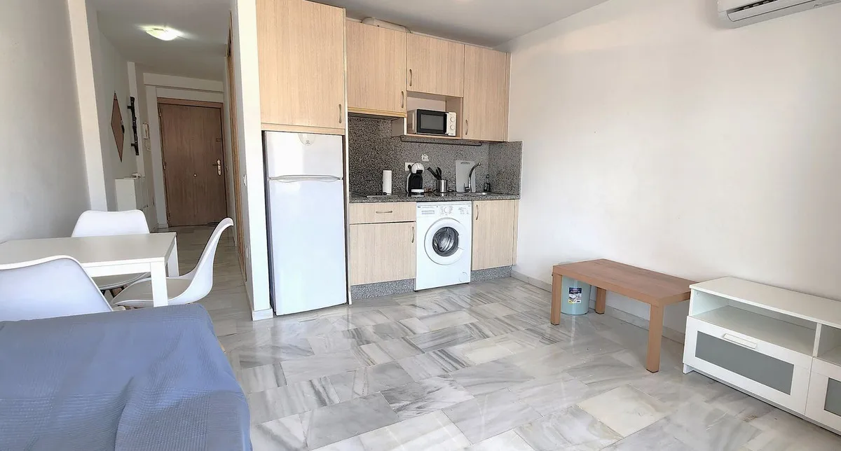 f209d385-77b1-481f-a658-dab1e2db0470