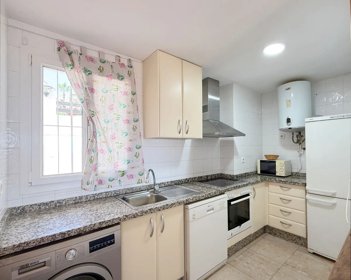 74c9c1eb-935f-4f40-b8fc-d2e245c6f82f