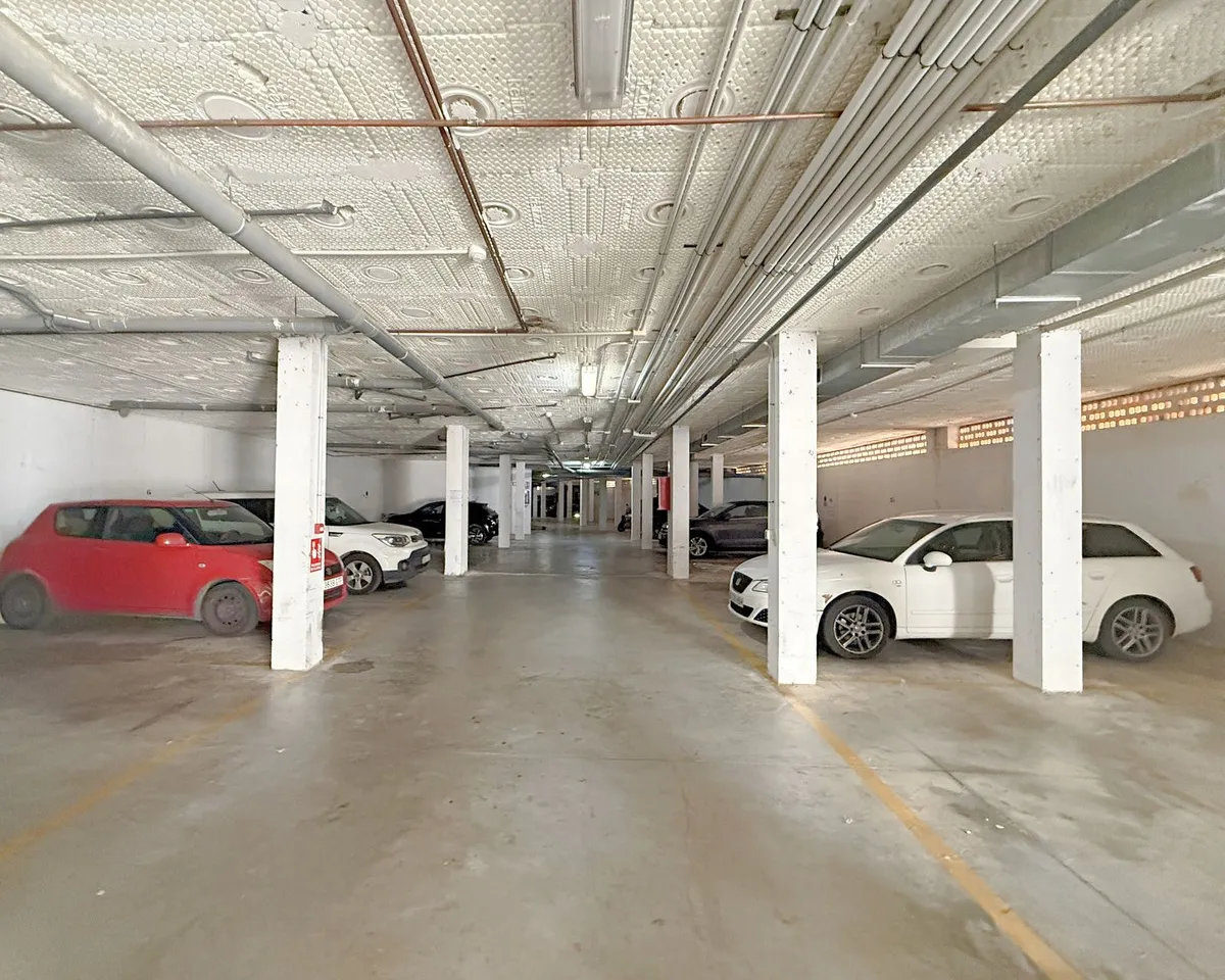 aaf1f2b9-f70f-4c4a-816b-f1b176bd31f3