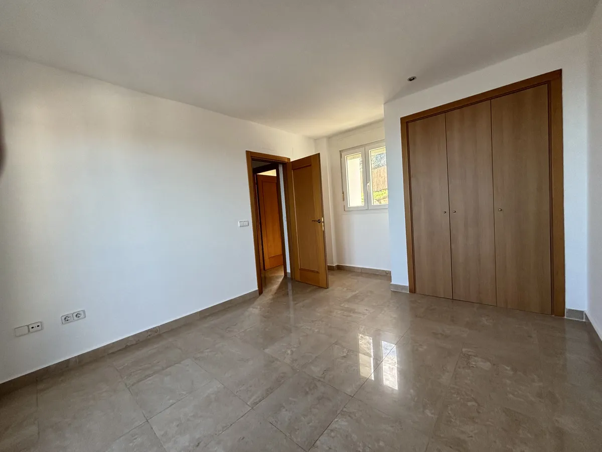 b1dbde01-81e5-40e1-9a27-a43e3216f7c8