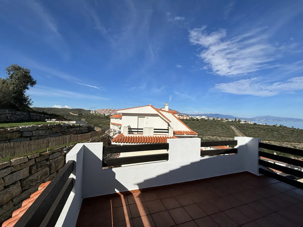 d4822866-ea18-4b43-be45-29b92a5bcfb2