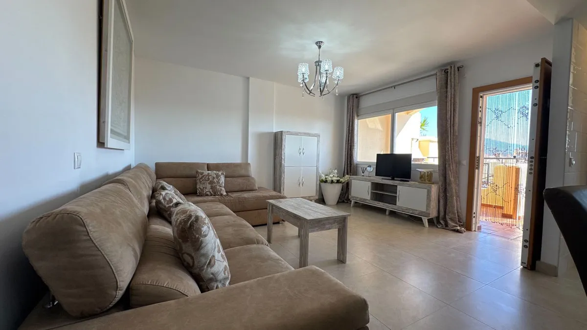 b2e18e3b-b7ec-4f0d-a422-91a311263fcf