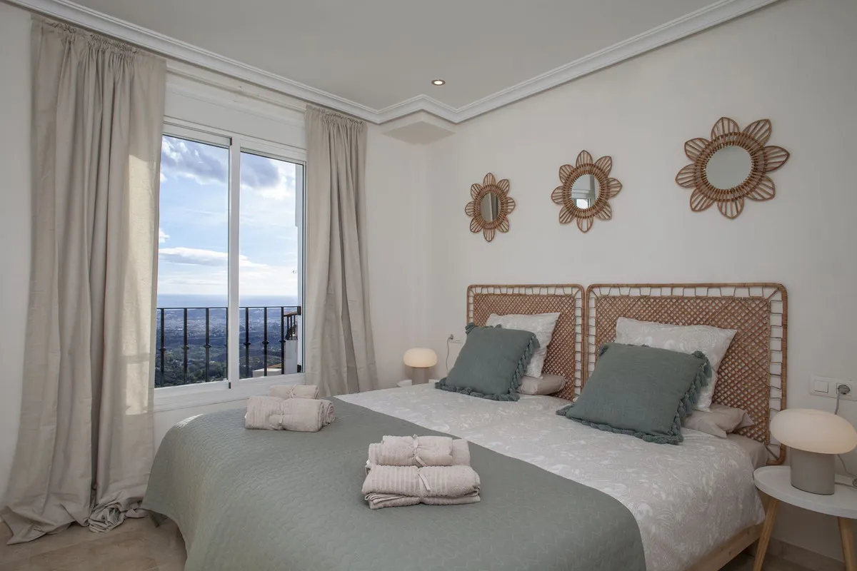 cb6dbdc4-8d62-4813-87d3-aeed90f2bd65