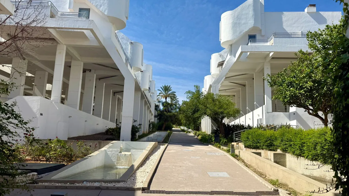 044f12ee-1ac9-44c3-a9b5-6c56647e4447