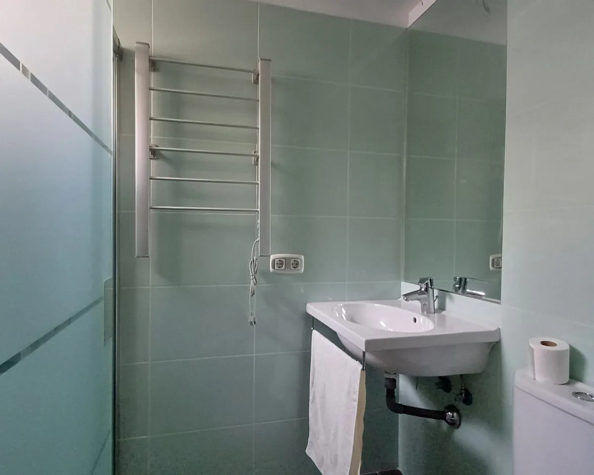 38f230e1-fe0c-46dc-ad6e-17482f08b26e