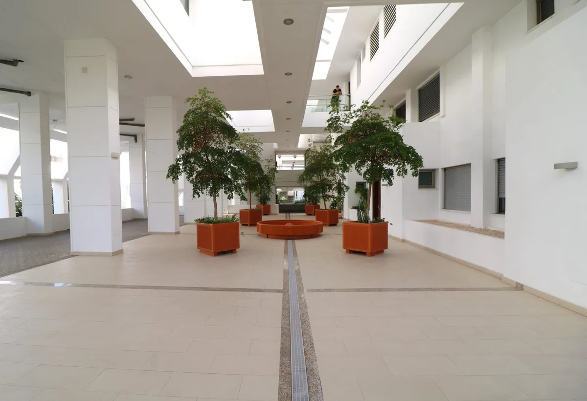 b00223a7-a1c7-404e-93d6-c156f030c9c5