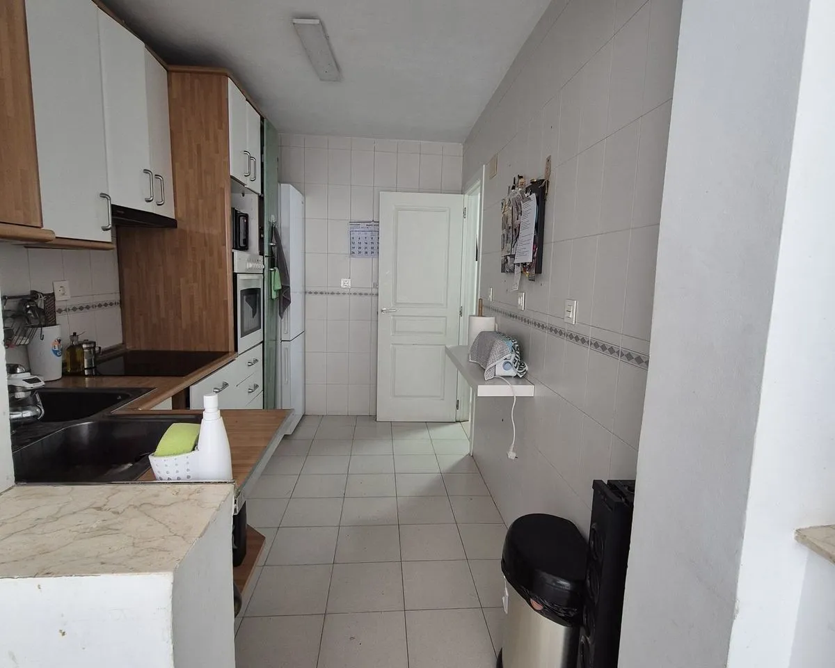 e98ca2eb-e985-4a3c-8088-985619522983