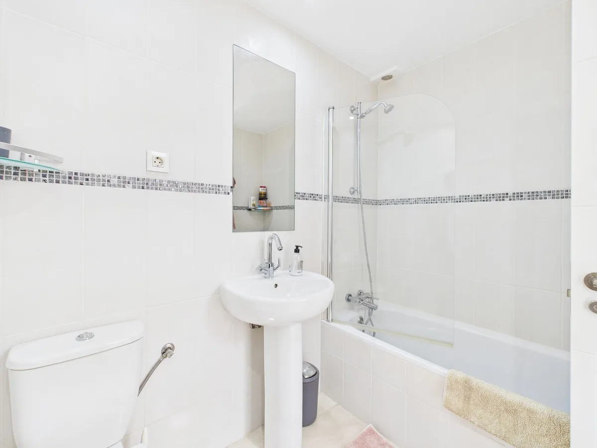 04666310-702f-462b-9fd0-d5a29df14dc3