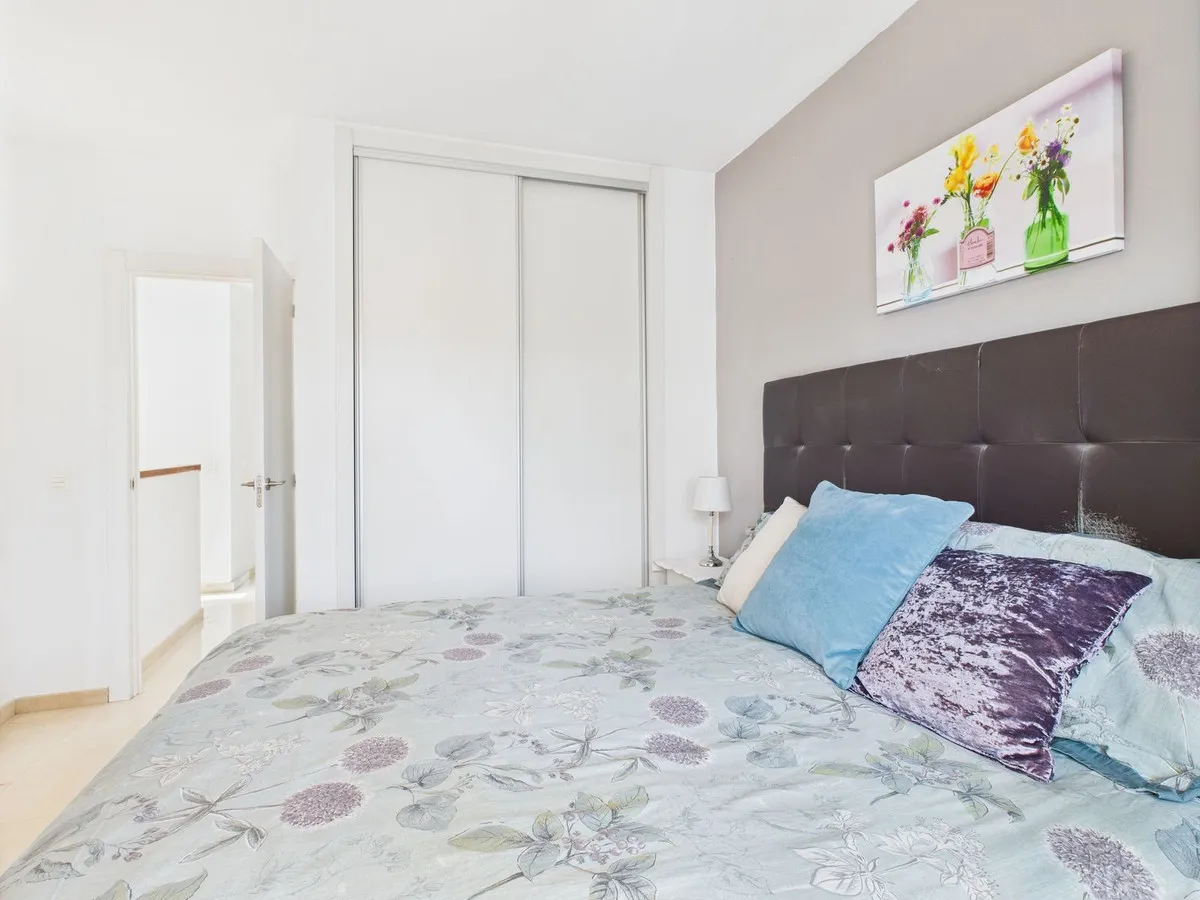 b540f4d8-6ff5-4d2a-97f8-ae066c51a201