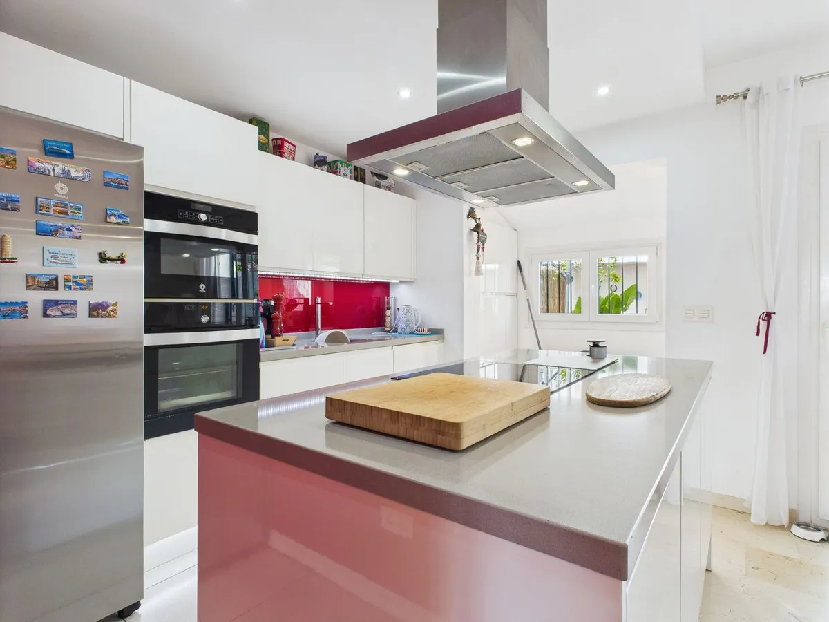 d9ebb934-197e-40b6-920c-4ce9fc8e5a8a