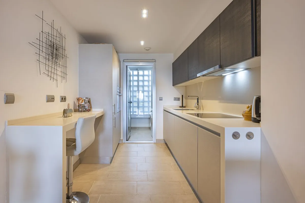 82468629-b549-401f-9a68-777a6195b224