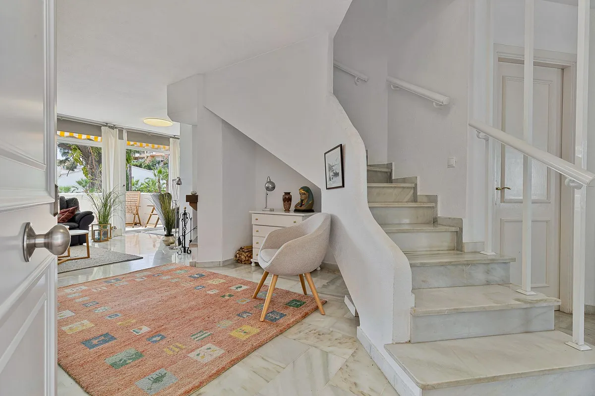 5dab9b3e-7835-4ffe-be0d-990579fa2193