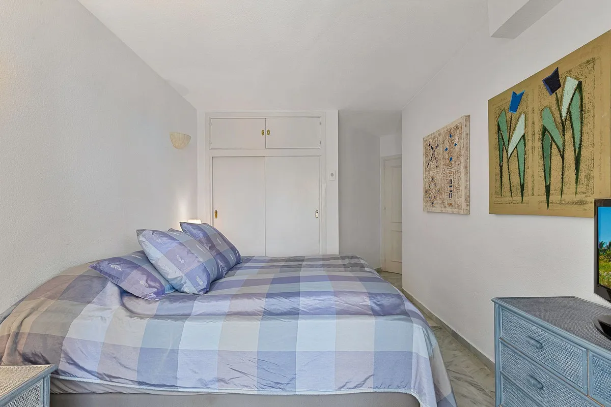 78f18ec9-34bd-47a6-872b-0155638711a5