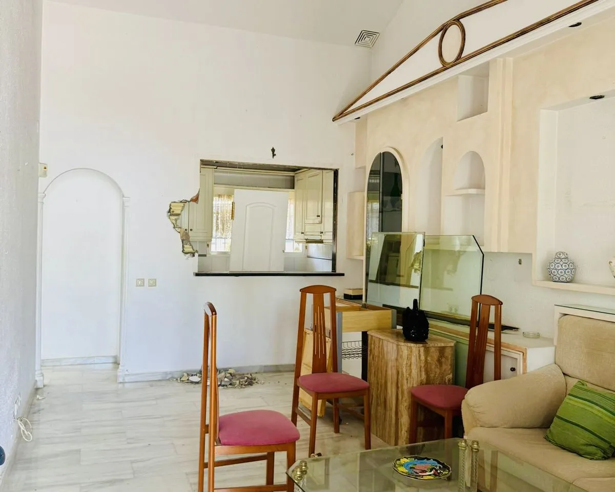 d7453dd1-0214-42aa-a9b0-1e60009c9c18