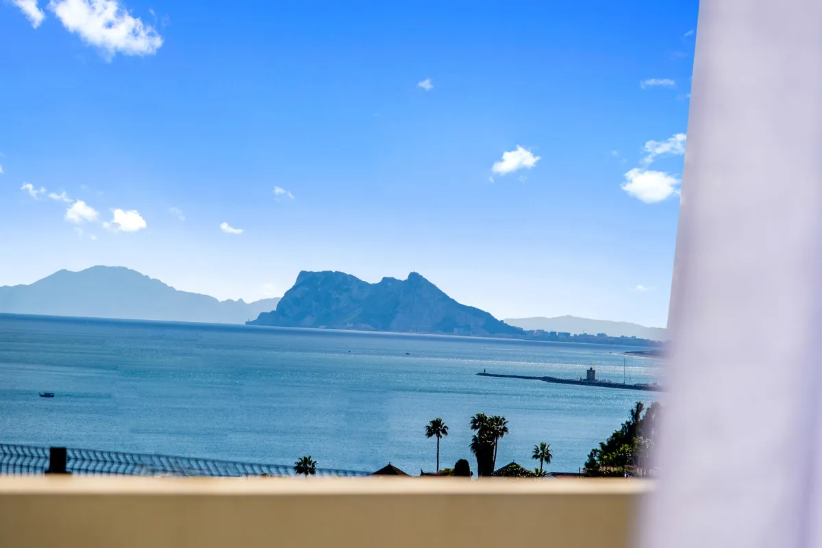 c2575c41-1351-44b7-bcc5-75011a8a40b8