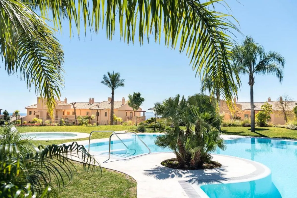 258b3aa7-f352-4dd2-b174-554f69f35f30