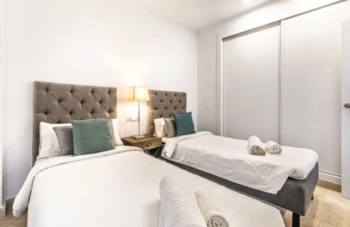 bf05f584-2a82-49c6-ab53-ab884ae79f36