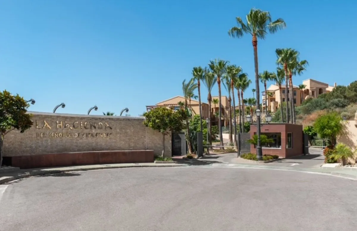 ee935aa8-c3e9-4425-8eb8-1f5db68e2574