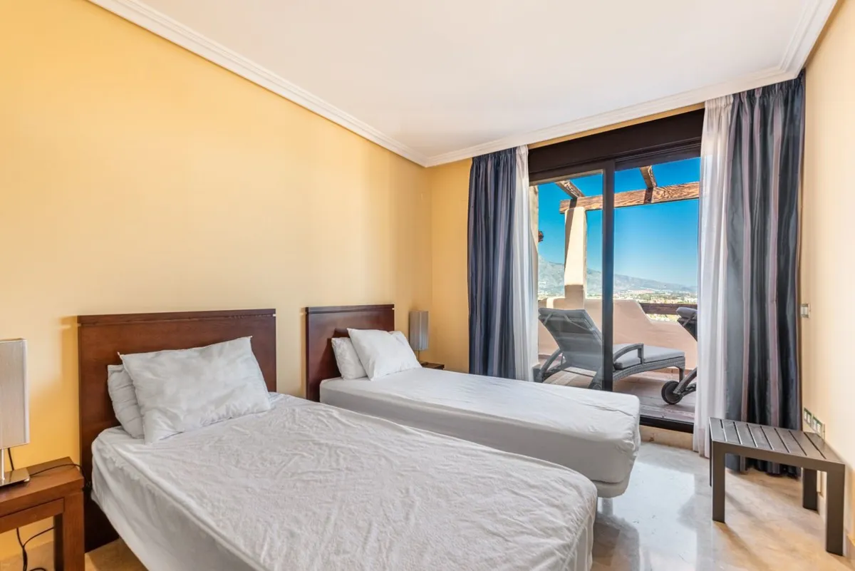 e776d252-e00a-45ee-8cf4-7fdd5596abae