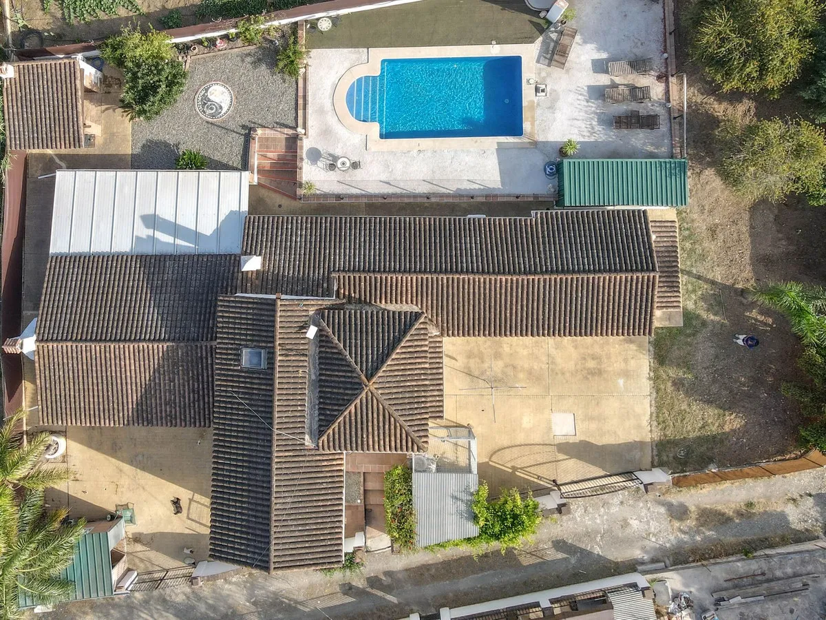 0ea39e80-5d49-45c6-8782-eeea637c85f8