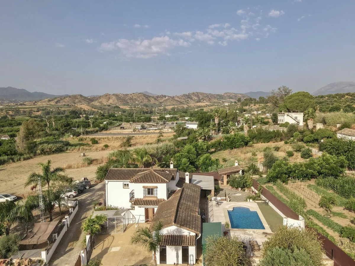 0fdb4ba3-c0ca-40ab-a7aa-8496576541ff