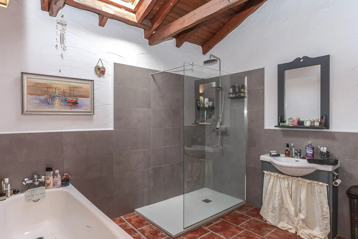 6ff2d5c9-329b-42be-9066-08b57a0c96ed