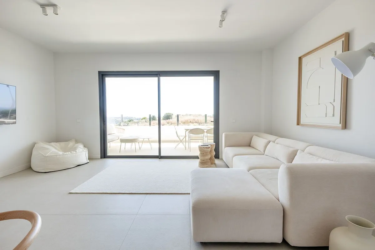 27b93d92-f9e1-4b94-bd95-c6ef3a8f1c60