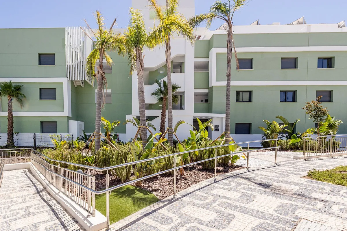 2d1cee21-488c-4da0-8629-f7e7ac52455b