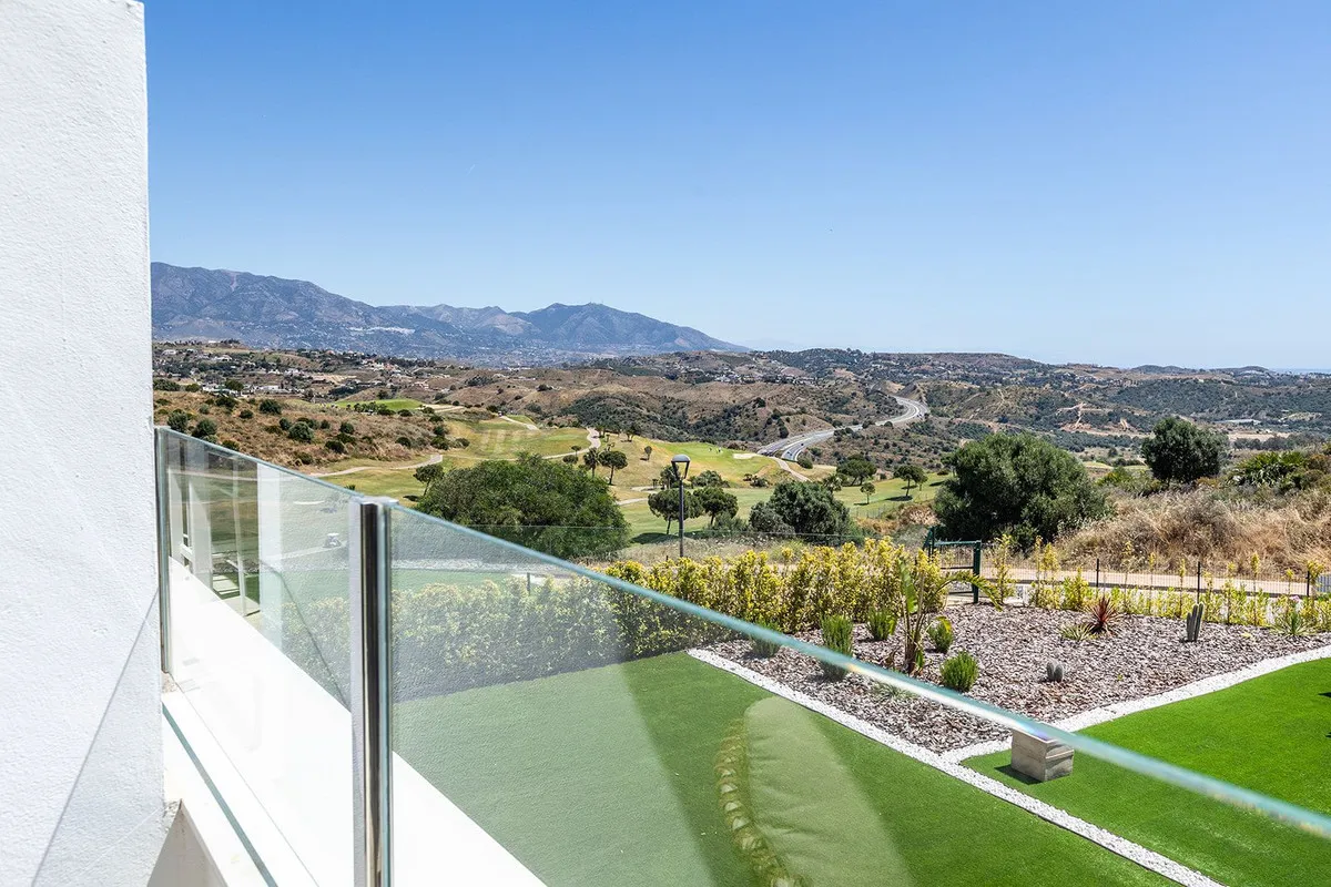 2ee6d1f7-92fb-46a2-8b01-e41f49c1d03b