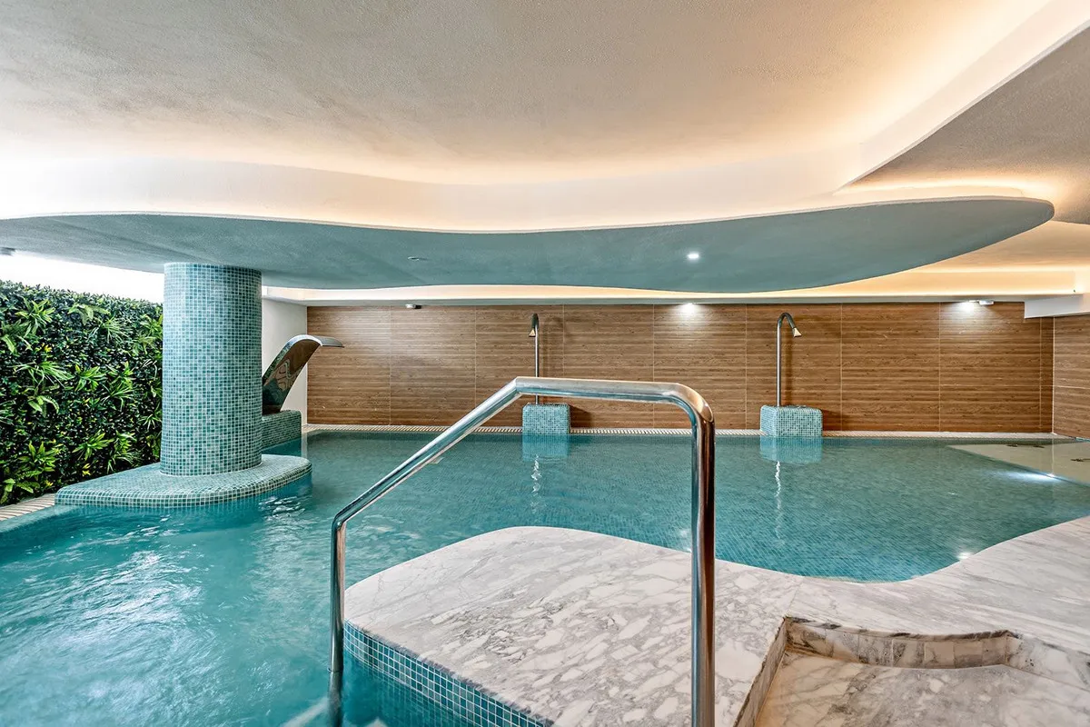 65f39f33-655d-490f-a1db-56f896189c3e