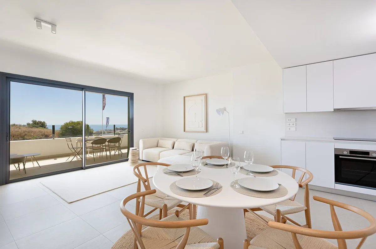 7ea93aeb-d8c8-40e3-9aa0-52c9f0cbc9ba