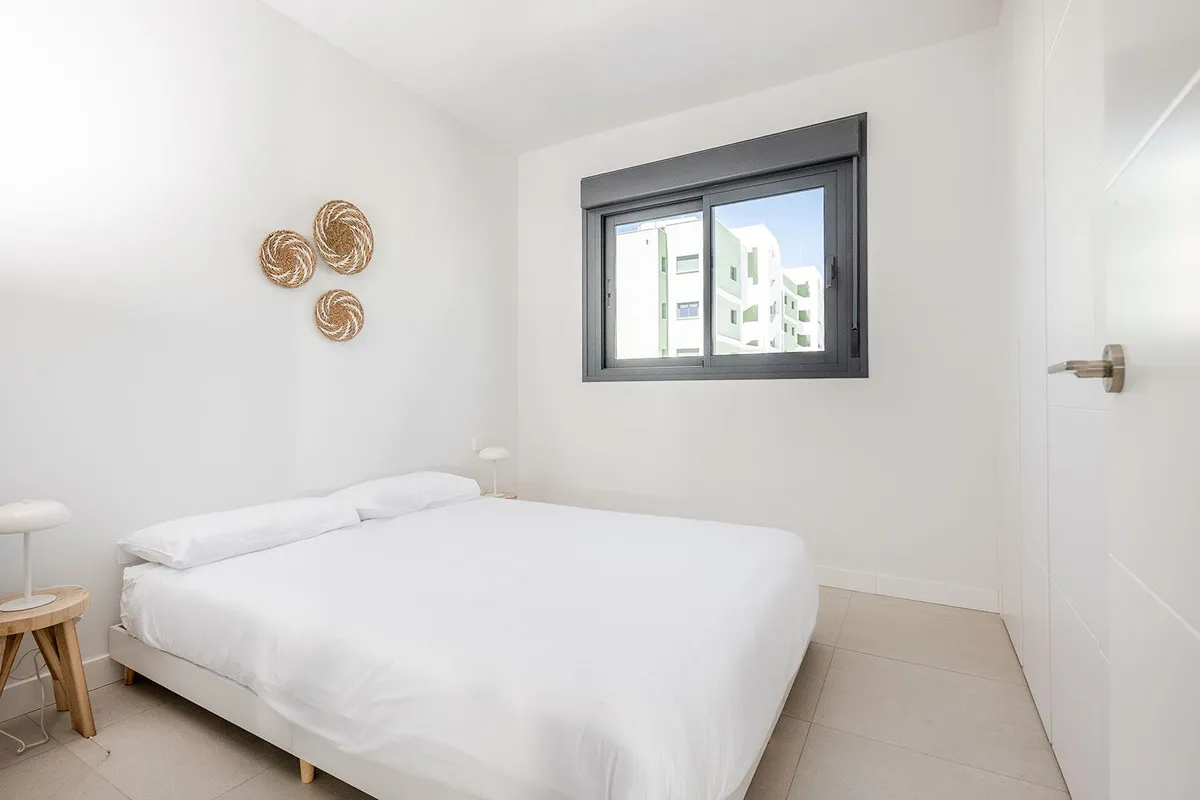 92d4c5b7-a8fb-409b-be46-c66a63c90404