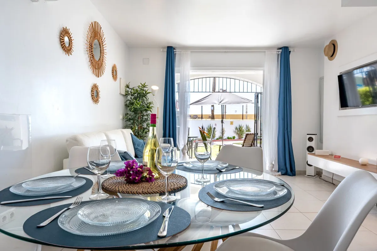 efa93cde-bd88-4681-8faf-bd80dd983cc9