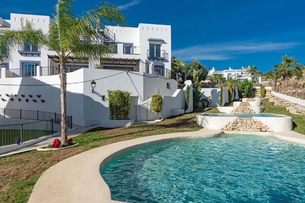 e97d6fab-c4c3-43c5-a131-f80a02296d3f