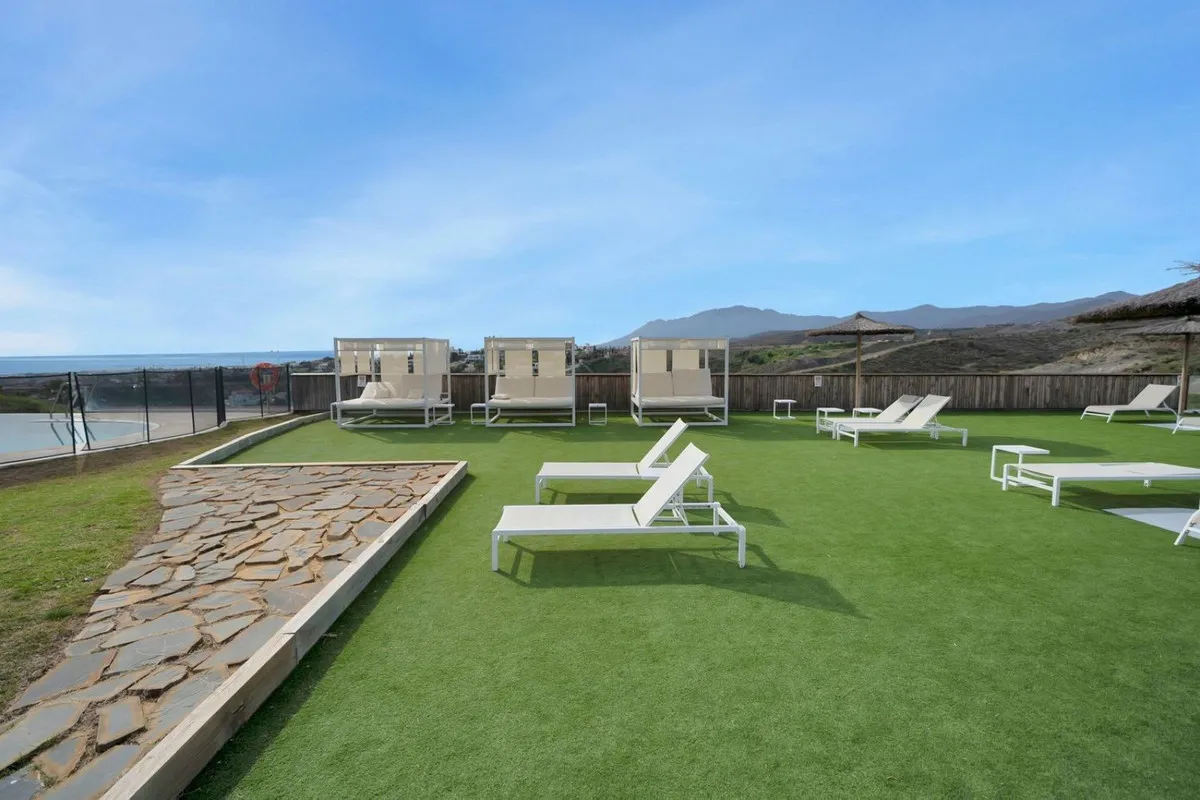 ff3ada5e-dc5c-478e-9bca-7dffc9a919f9