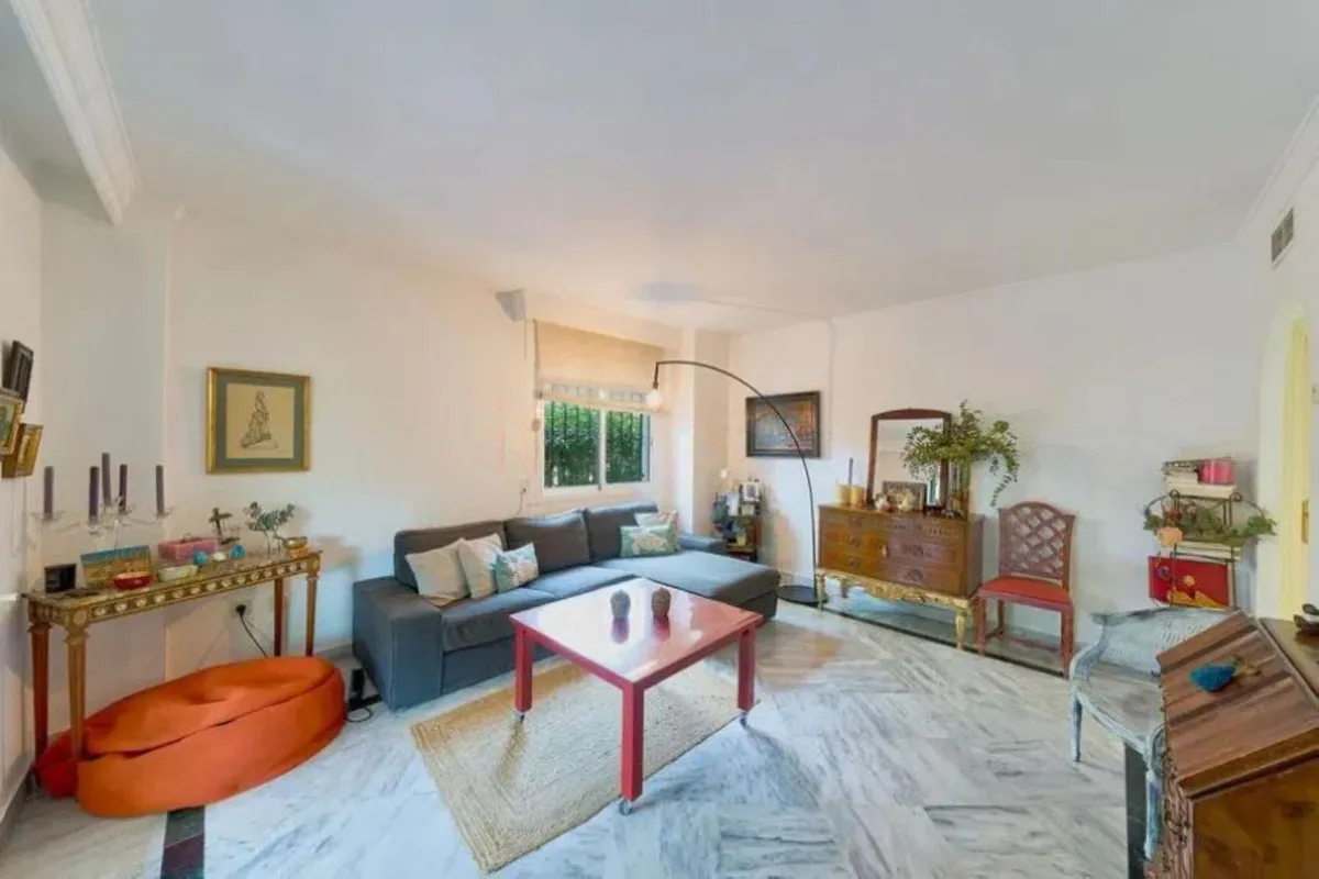 9c695992-1f65-42f4-b3da-6c6371c79cbc