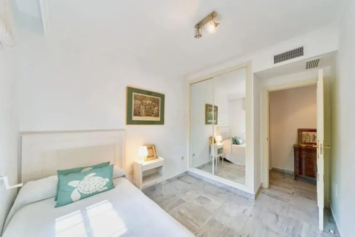 e2e8a500-b82f-4ae1-b3a0-726eadd585b4