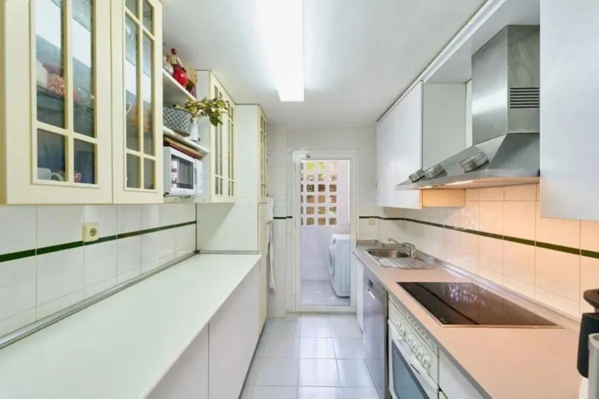 e6874d6f-ae6d-4a78-a484-a4d7e35a404a