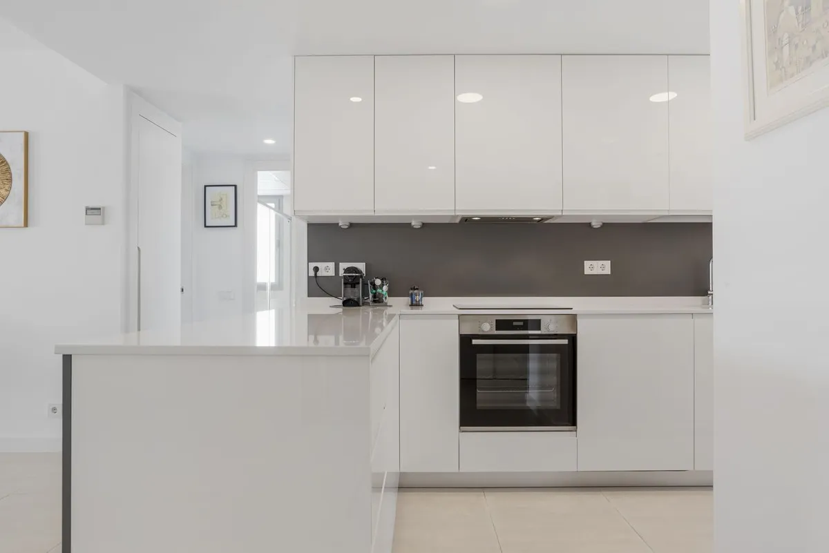 04c10dd5-646a-49a0-9978-7299b249bda6