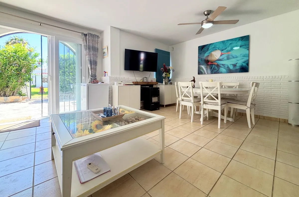 b4a7dbee-fa82-4093-950e-ecf97accf4b2