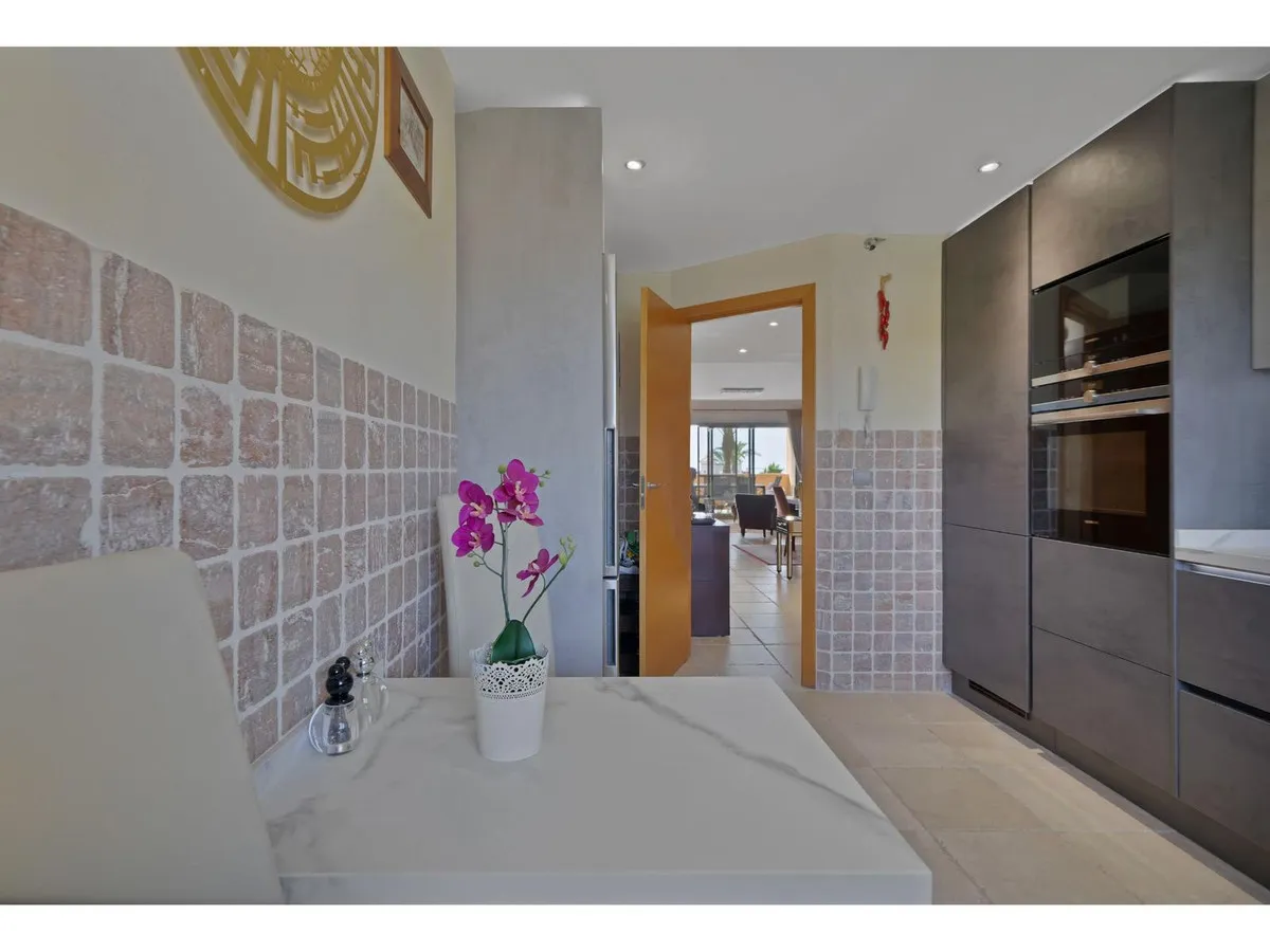 1c5a99f8-ba83-4b38-9fb6-0c9bde4c4025